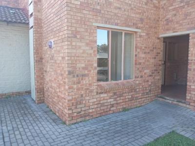 Townhouse For Rent in Birchleigh, Kempton Park