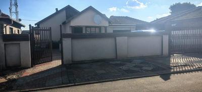 House For Sale in Soshanguve Vv, Soshanguve